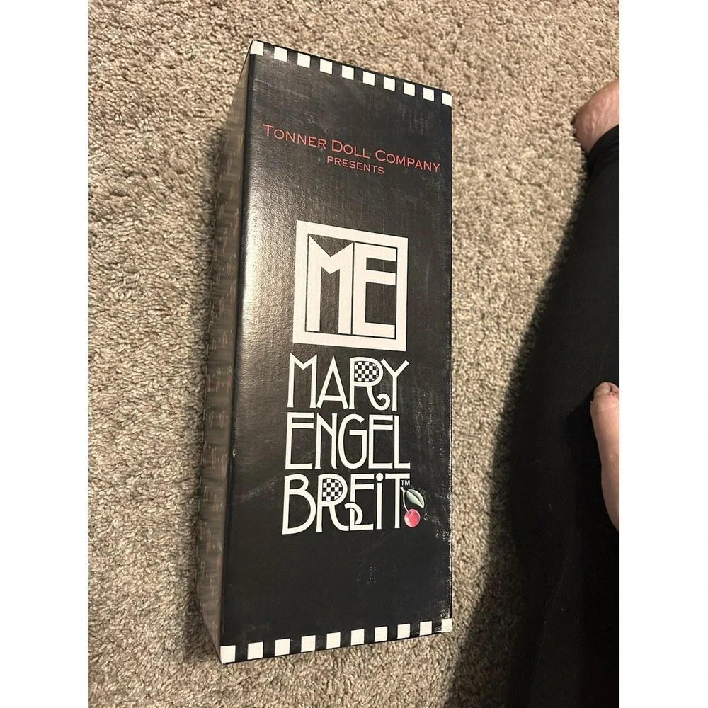 Mary Engelbreit Ann Estelle Everyone Needs Their Own Spot 37698 Tonner MIB